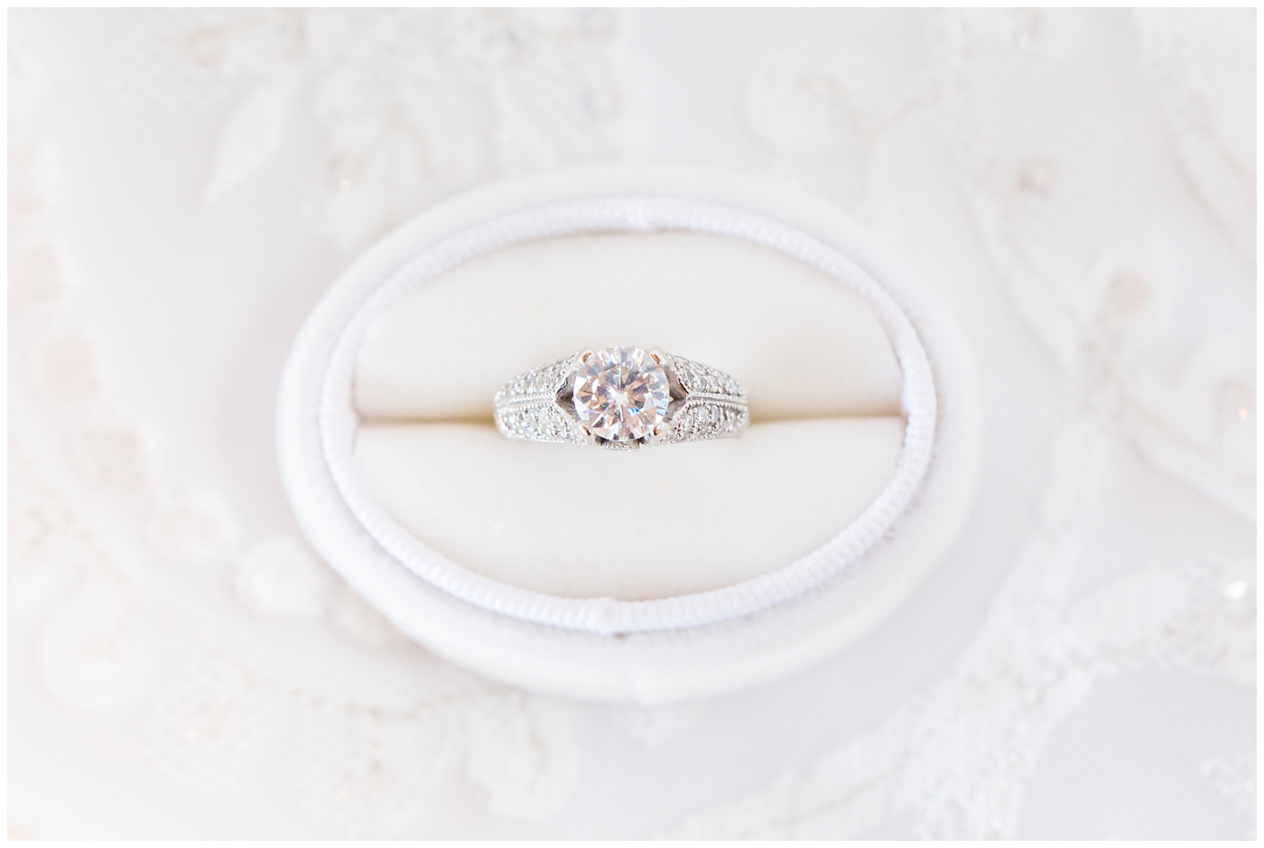 diamond wedding ring detail in white mrs box