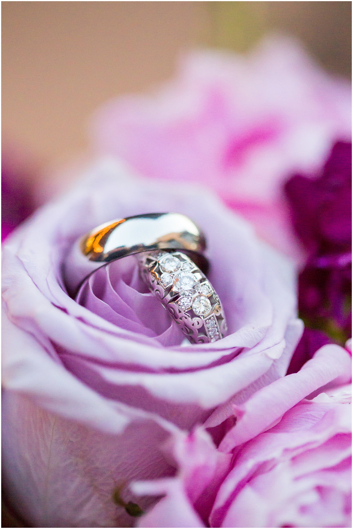 wedding bands with purple flowers details 