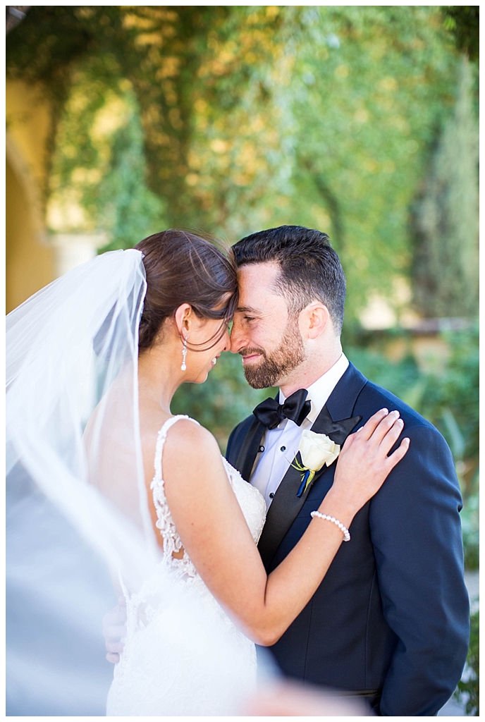 gorgeous wedding veil bride and groom picture at Omni Montelucia